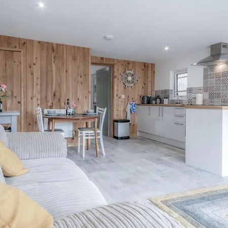 The Garden Lodge - 1 Bedroom Lodge - United Kingdom Buitenkant foto